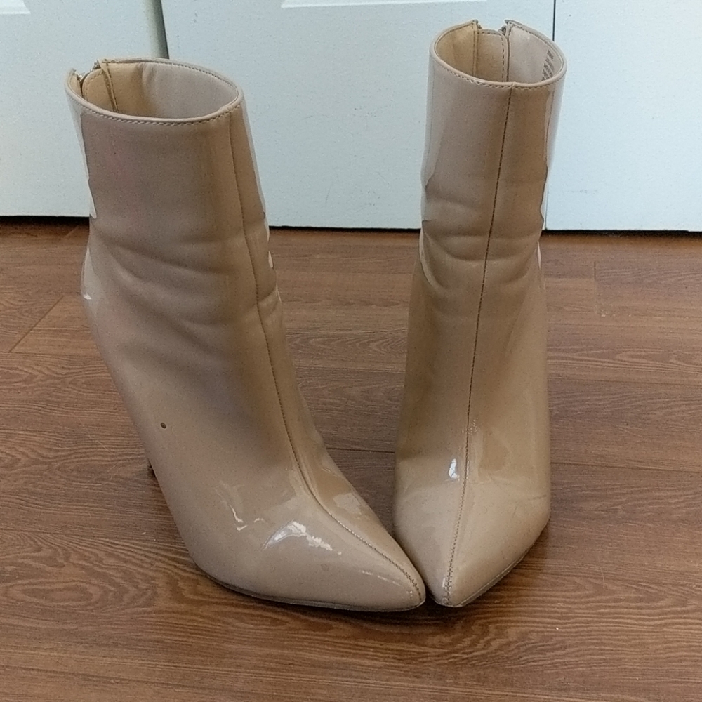 High heels - Picture 2 of 4
